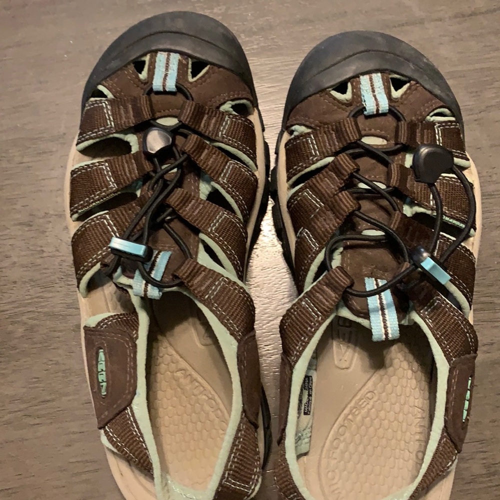 Womens size 9.5 Keens.  Brown and teal